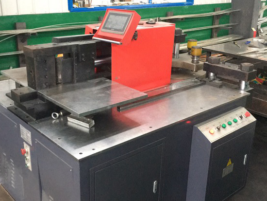 多功能铜排加工机